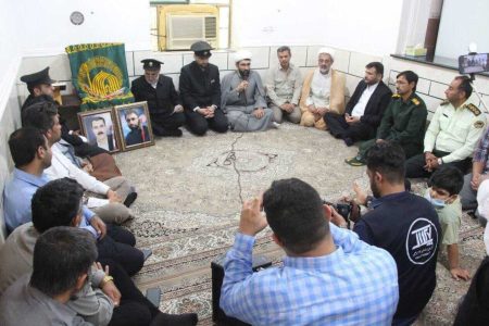 خادمان امام رضا (ع) با ۲ خانواده شهید دردشتستان دیدار کردند - خبرگزاری مهر | اخبار ایران و جهان