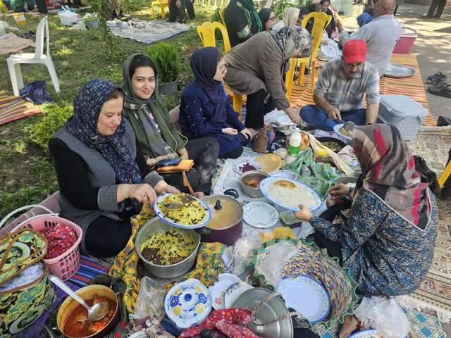 شکرگزاری کشاورزان چایجان در آیین ۲۵۰ ساله «شِیلان»