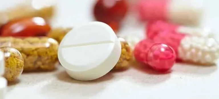بهترین و موثرترین قرصها (داروها) برای تسکین درد پا